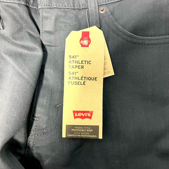 Levi’s 541 Jeans - Picture 4 of 4